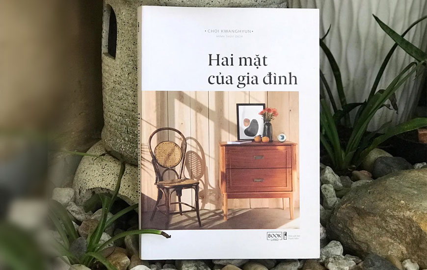 Sách Hai Mặt Của Gia Đình